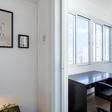 Jayde 2-Bedroom Apartment In Larnaca Zewnętrze zdjęcie