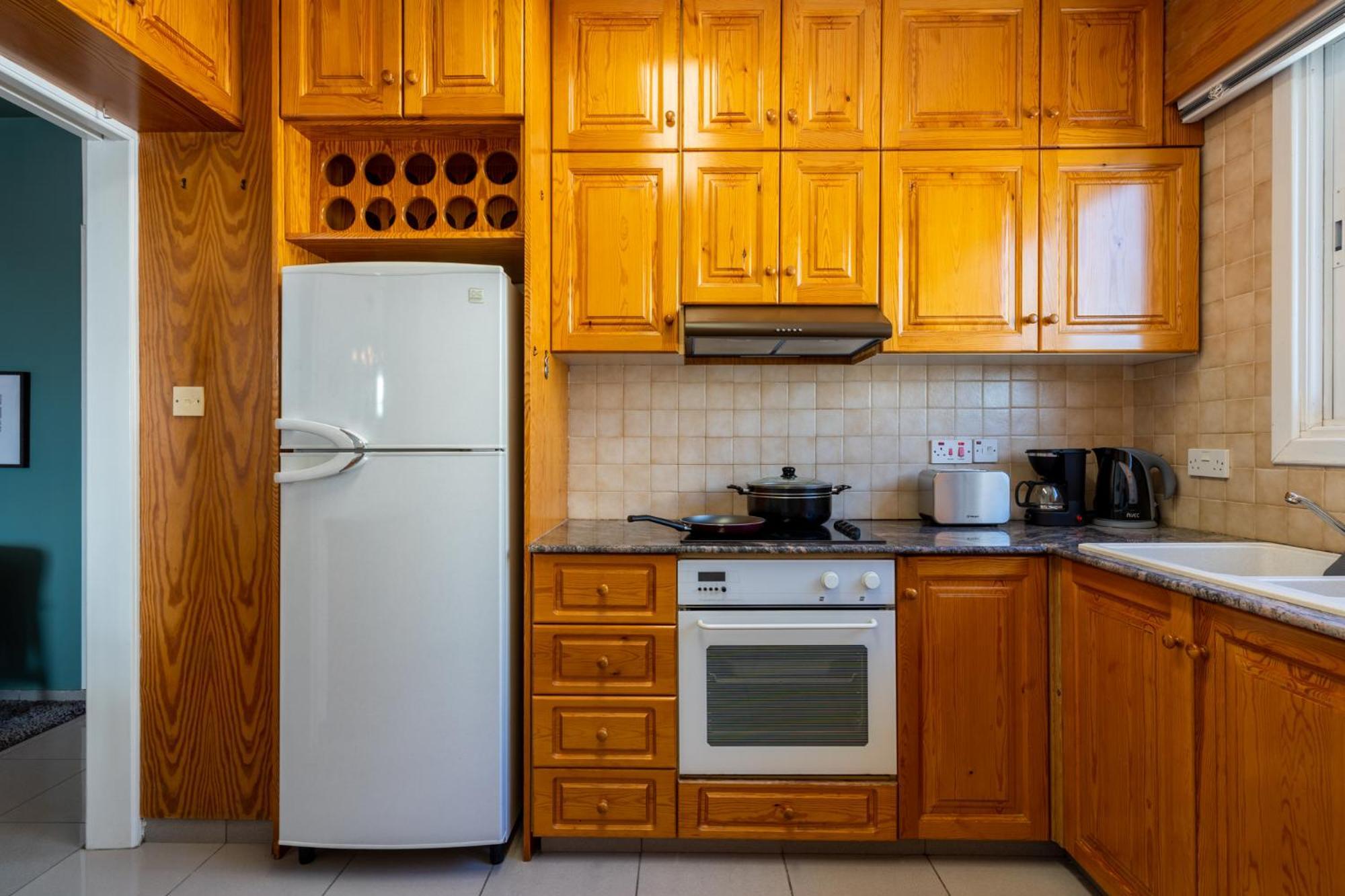 Jayde 2-Bedroom Apartment In Larnaca Zewnętrze zdjęcie